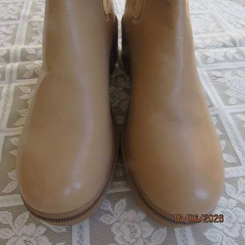 Sand colour short boots with elastic sides and low block heels - Size 9