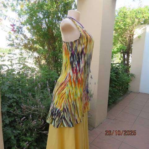 RED colourful vertically patterned long high-low sleeveless top in viscose size 32