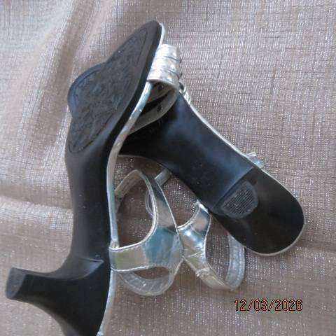 Friends Inc. Silver Kitten Heel Sandals - Open Toe & Ankle Strap, Size 3