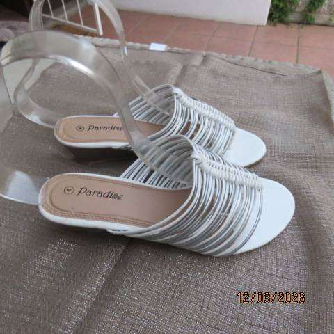 PARADISE slip-on wedge heel sandals with thin straps in white and silver, size 4