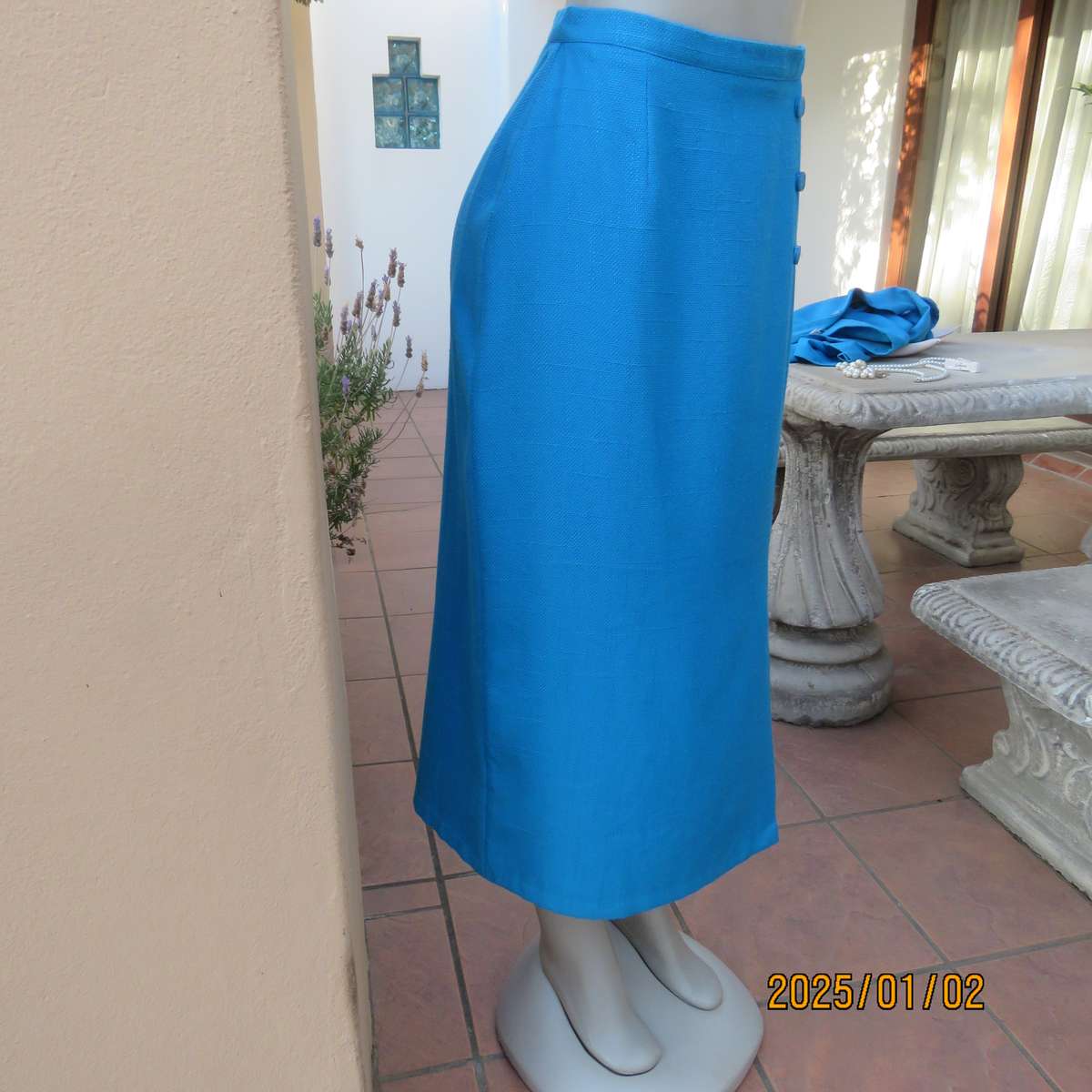 Tailored TOPICS sapphire blue 2 pc skirt suit.Short sleeve jacket. size 36.Long skirt size 38.As new