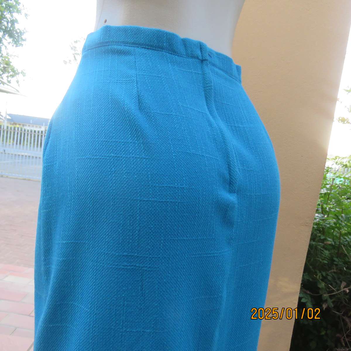 Tailored TOPICS sapphire blue 2 pc skirt suit.Short sleeve jacket. size 36.Long skirt size 38.As new