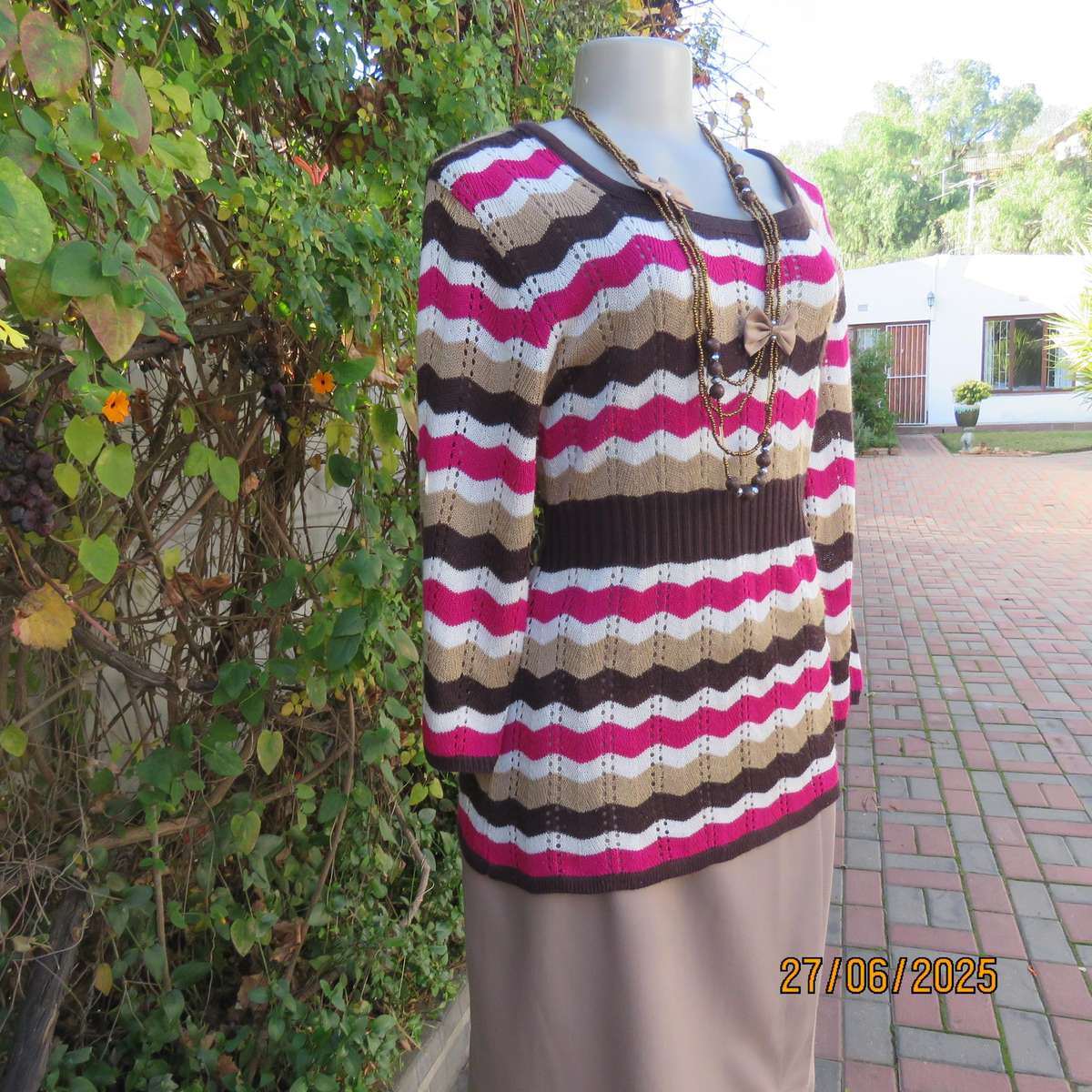Zig Zag pattern acrylic knit top in brown-white0cream and magenta pink. Size 40