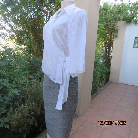 Snow White wrap around polycotton top with collar and side ties, size 34