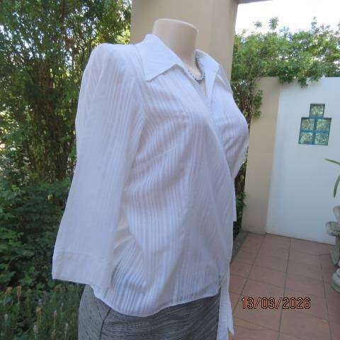 Snow White wrap around polycotton top with collar and side ties, size 34