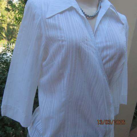 Snow White wrap around polycotton top with collar and side ties, size 34