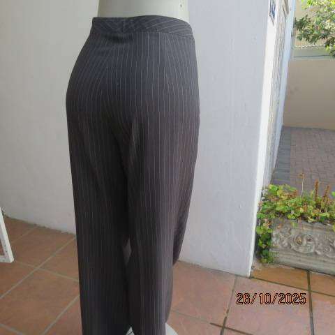 INCO dress pants from Ireland in grey with white-red thin stripes. Size 38