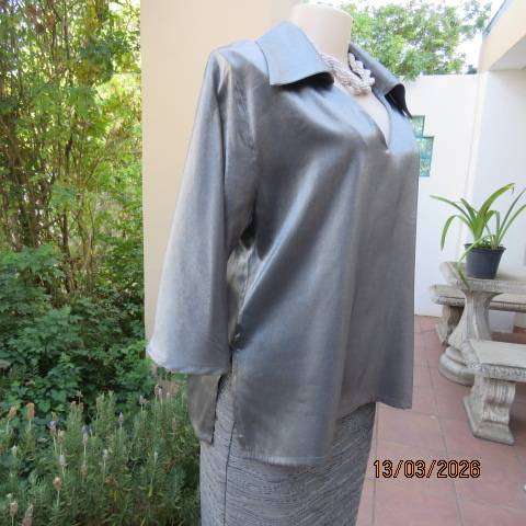 Dim Grey Boutique Satin V-Neck Top with Collar, Size 40