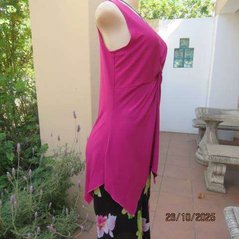 Magenta pink long top with ruched V front. Asymmetrical seamline.Size 36