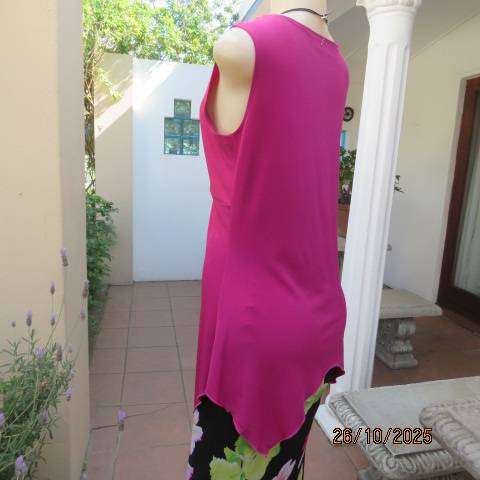Magenta pink long top with ruched V front. Asymmetrical seamline.Size 36