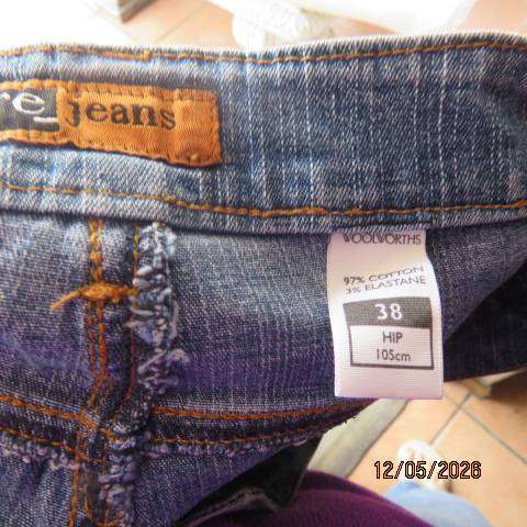 RE blue denim jeans in 80's style with 5 pockets and stitched front seams, size 36