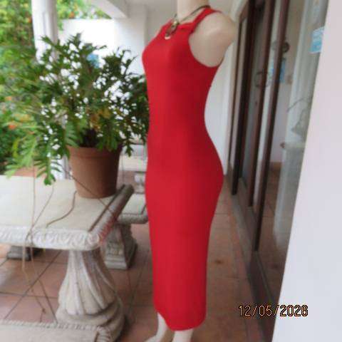 Red maxi evening dress in stretch polyester with elastic side detail, size 30-32