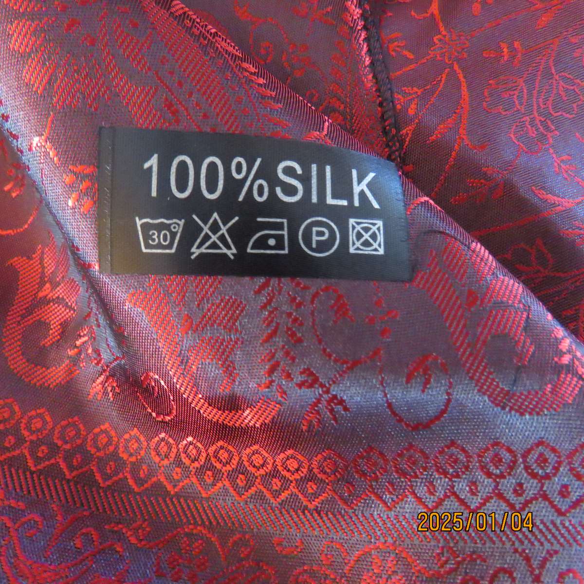 Amazing best quality 100% genuine silk red-blueblack paisley pattern 185 x75cm new scarf.