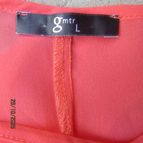 G mtr sheer polyester crimson slip over top. V neck with pleat. Size 36