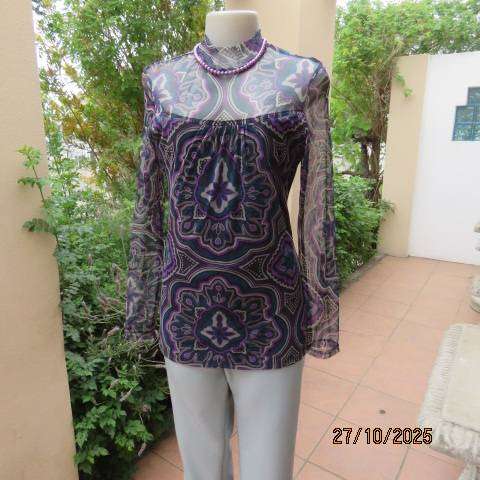FASHION EXPRESS long sheer baroque print nylon top over lining. Size 34-36