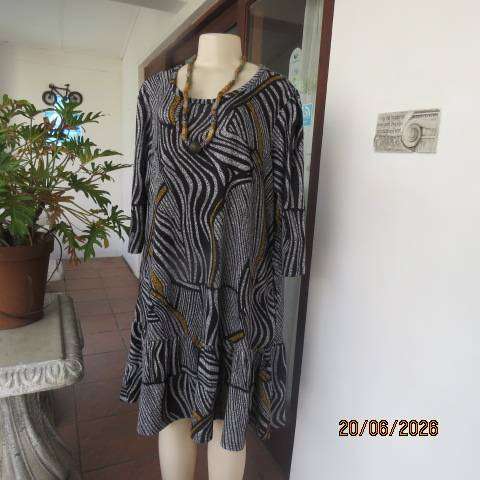 Judy's Pride warm poly-viscose geometric print stretch slip-over dress size 44