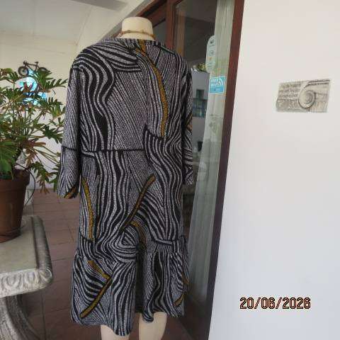 Judy's Pride warm poly-viscose geometric print stretch slip-over dress size 44