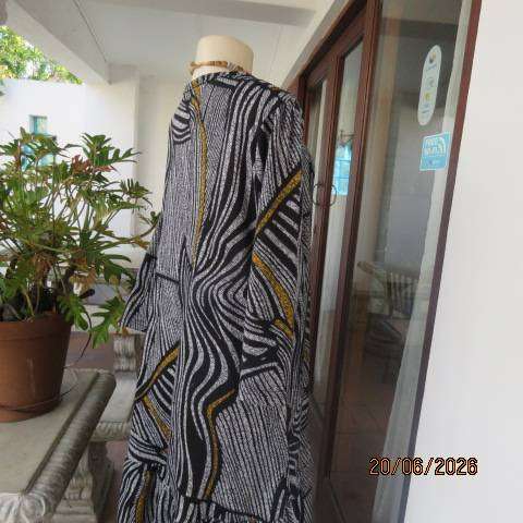 Judy's Pride warm poly-viscose geometric print stretch slip-over dress size 44