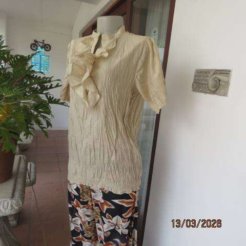 INSPIRE silky shiny creased polyester slip-over short sleeve blouson top, size 40