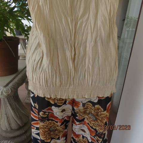INSPIRE silky shiny creased polyester slip-over short sleeve blouson top, size 40