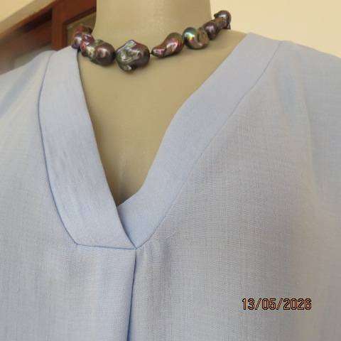 Miladys ice blue slip-over banded V-neck top size 42-44