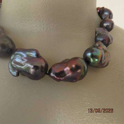 Peacock black baroque pearl necklace with irregular high-luster pearls
