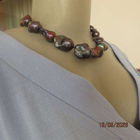 Peacock black baroque pearl necklace with irregular high-luster pearls