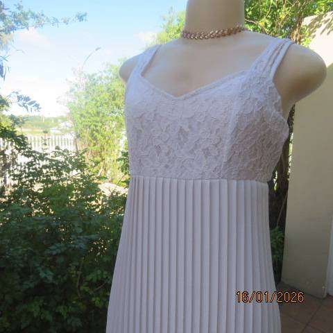 FUDGE Original white permanent pleated crepe polyester long dress with empire lace top. Size 32