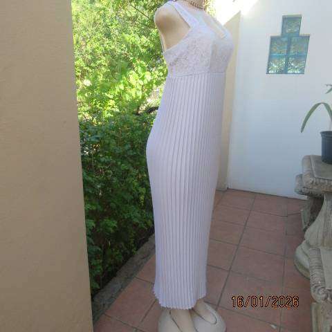 FUDGE Original white permanent pleated crepe polyester long dress with empire lace top. Size 32