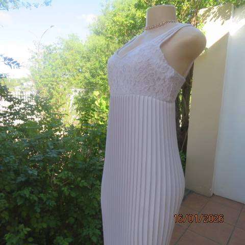 FUDGE Original white permanent pleated crepe polyester long dress with empire lace top. Size 32