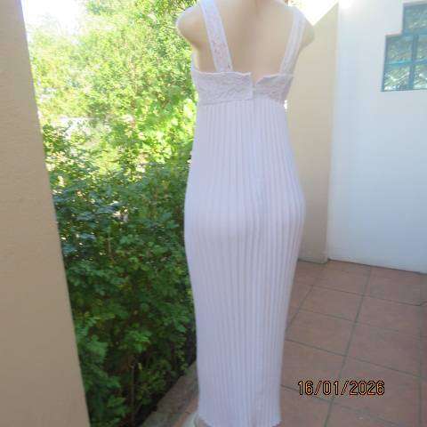 FUDGE Original white permanent pleated crepe polyester long dress with empire lace top. Size 32