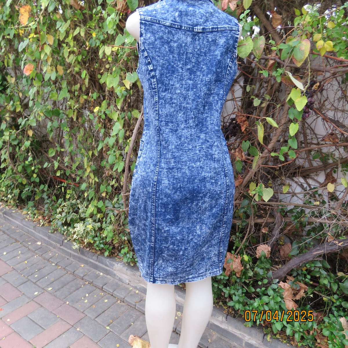 Fashion blue denim with wash out look denim polycotton stretch dress size 36.