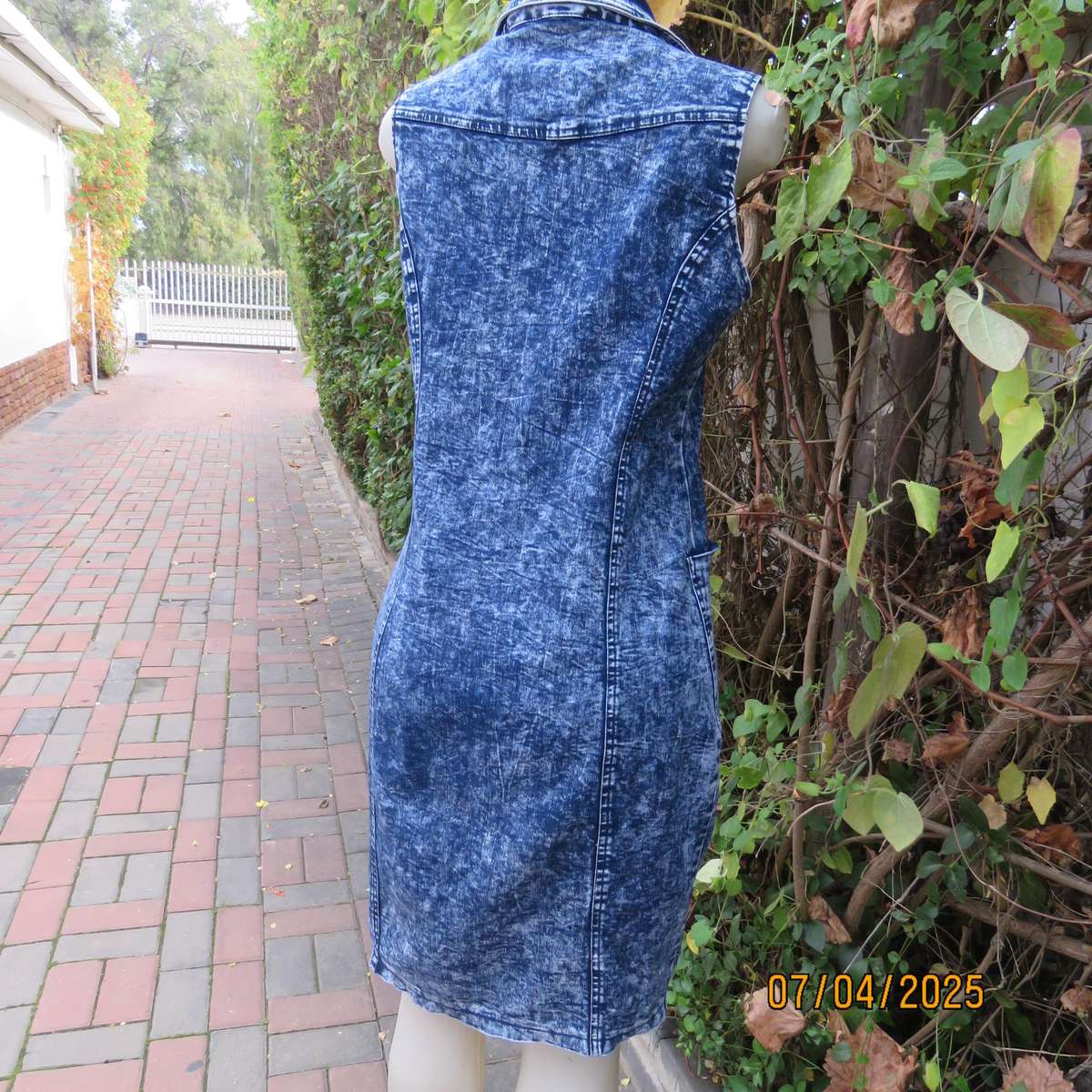 Fashion blue denim with wash out look denim polycotton stretch dress size 36.