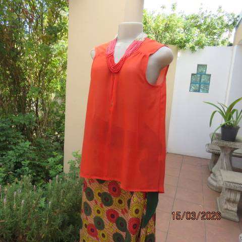 Fashion Express scarlet red slip-over sleeveless sheer polyester top with front zip, size 38