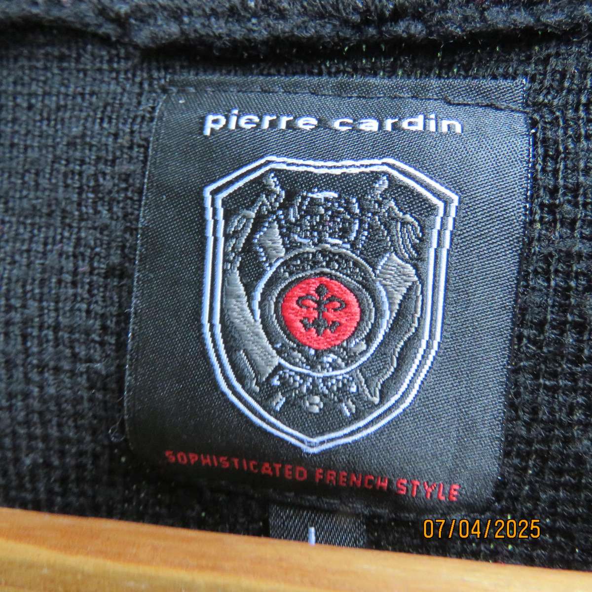 PIERRE GARDIN black acrylic knit long sleeve golf style men's pullover. Red-grey strip front.Size L