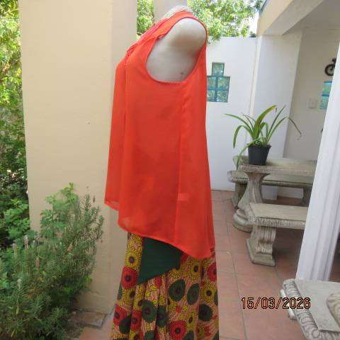 Fashion Express scarlet red slip-over sleeveless sheer polyester top with front zip, size 38