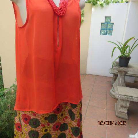 Fashion Express scarlet red slip-over sleeveless sheer polyester top with front zip, size 38