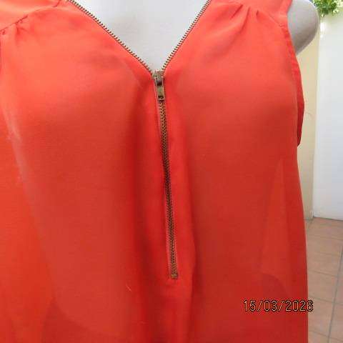 Fashion Express scarlet red slip-over sleeveless sheer polyester top with front zip, size 38