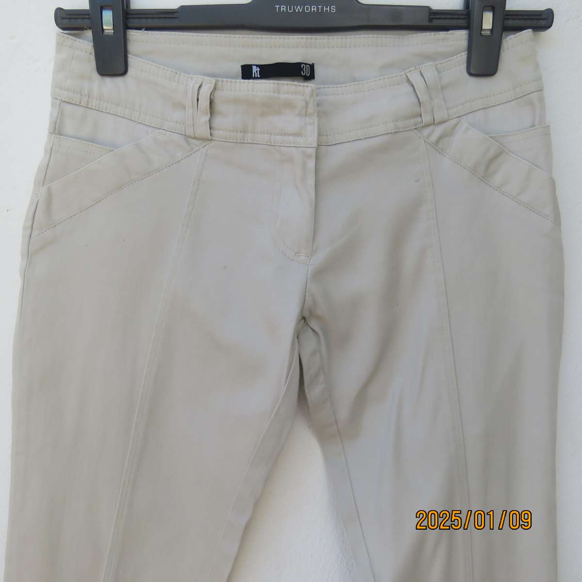 Smart sexy skinny cream stretch cotton RT pants size 30-6. Dummy pockets. Good fit. As new