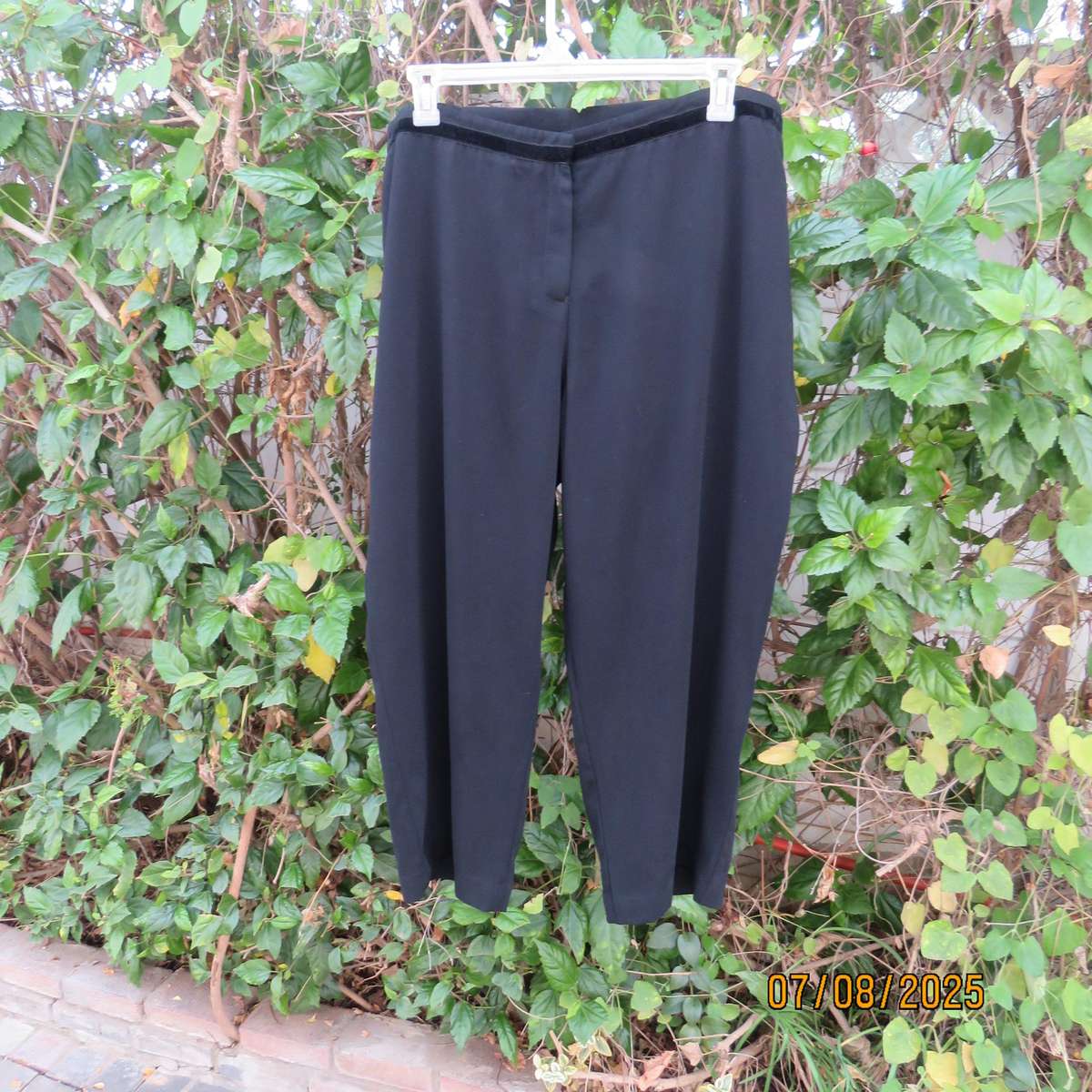 DONNA CLAIRE very black smart polyester pants. Size 44+.Velvet front strip.