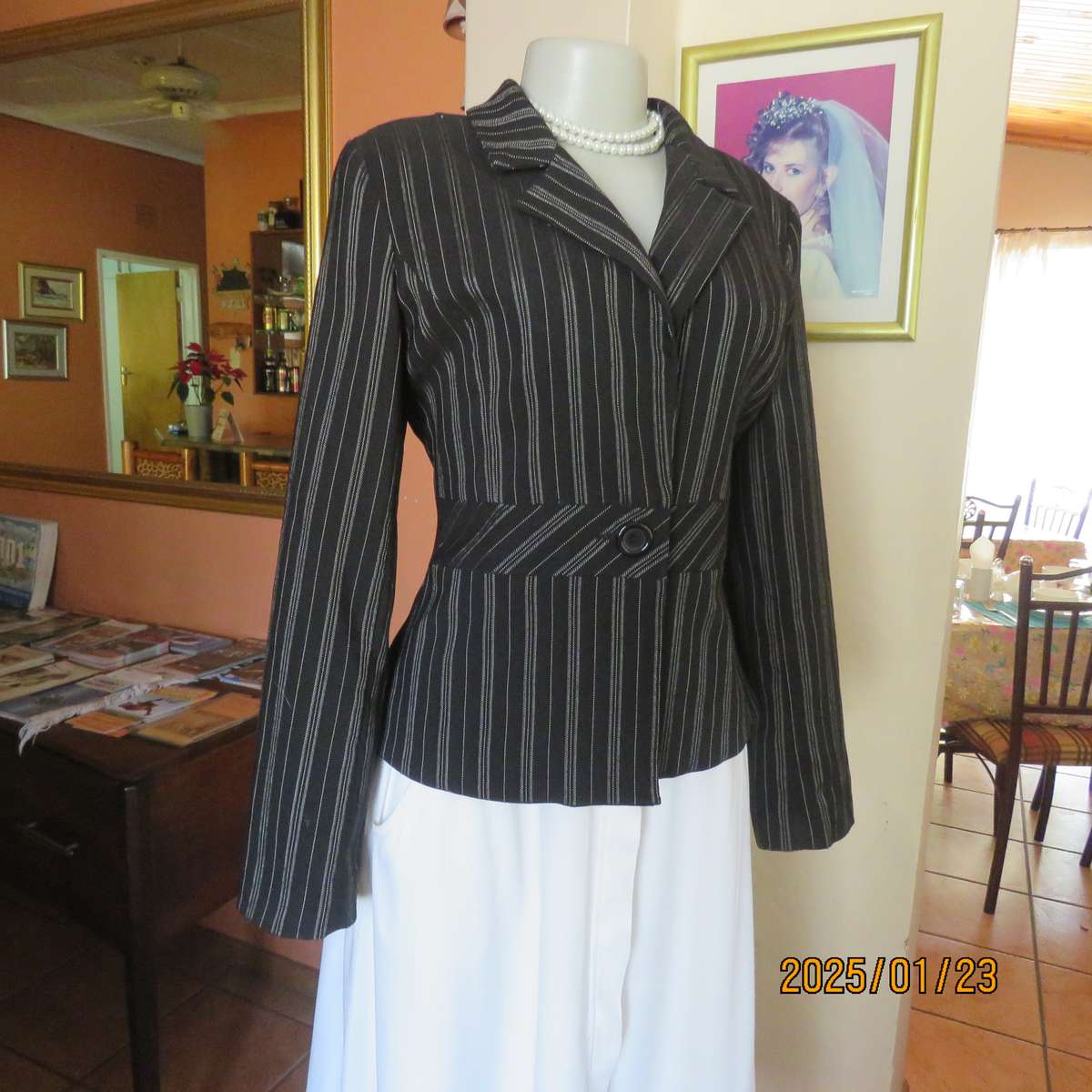 Smart long sleeve black-silver vertical striped fully lined jacket. Size 36. Close 1 button. As new