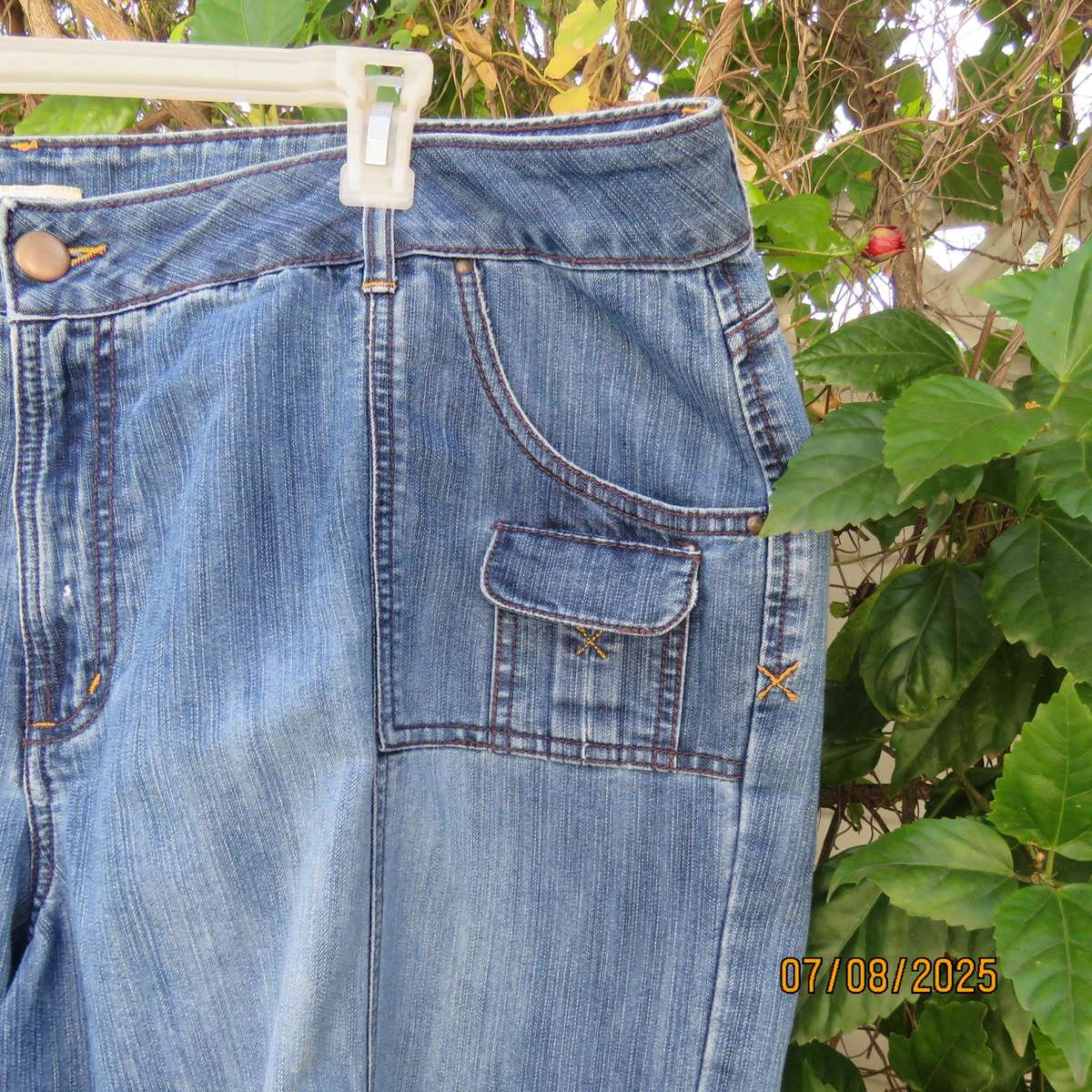 FADED GLORY blue denim cropped jeans size 48 with 7 pockets. In polycotton.
