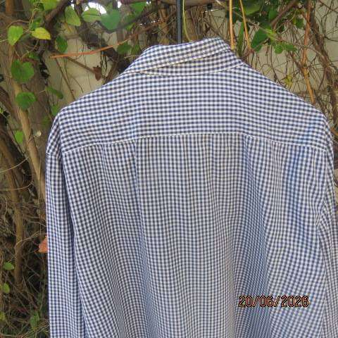 EXACT white and navy small check long sleeve shirt in 100% cotton, size XL
