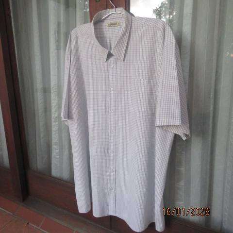DE JAGERS short sleeve casual men's shirt in white-navy check polycotton. Size 5XL