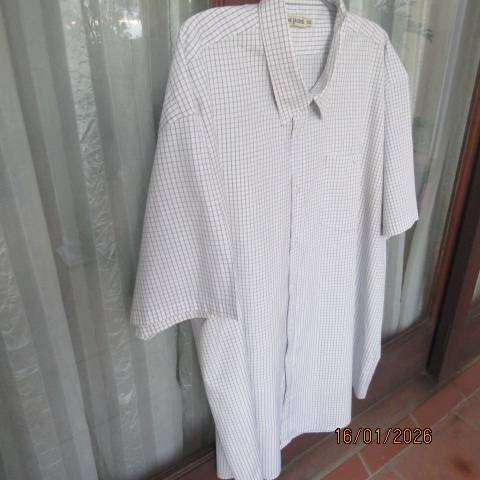 DE JAGERS short sleeve casual men's shirt in white-navy check polycotton. Size 5XL