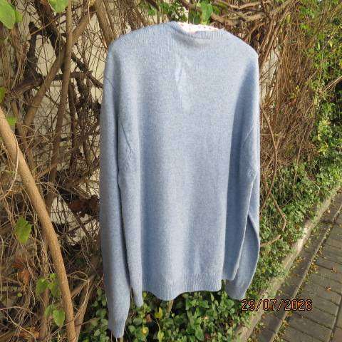 LEGEND light blue pure new wool men's knitted pullover with V neck and diamond pattern size large