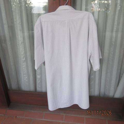 DE JAGERS short sleeve casual men's shirt in white-navy check polycotton. Size 5XL