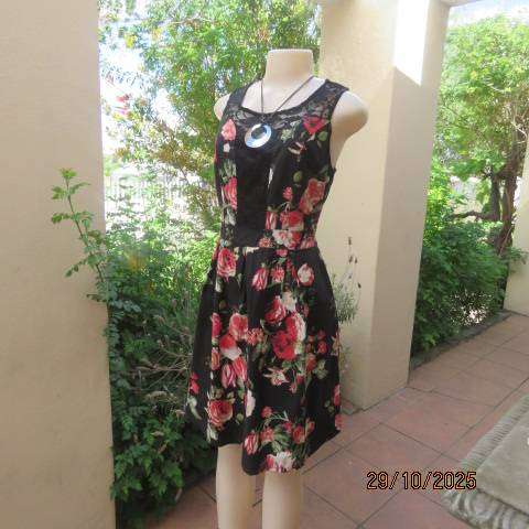 Black crimson-cream floral print on black polycotton dress. Lace inlays. Size 34