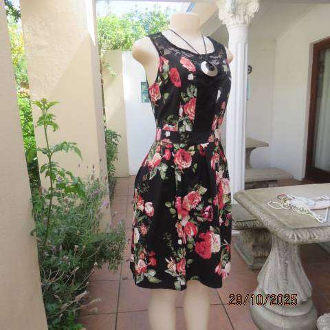 Black crimson-cream floral print on black polycotton dress. Lace inlays. Size 34
