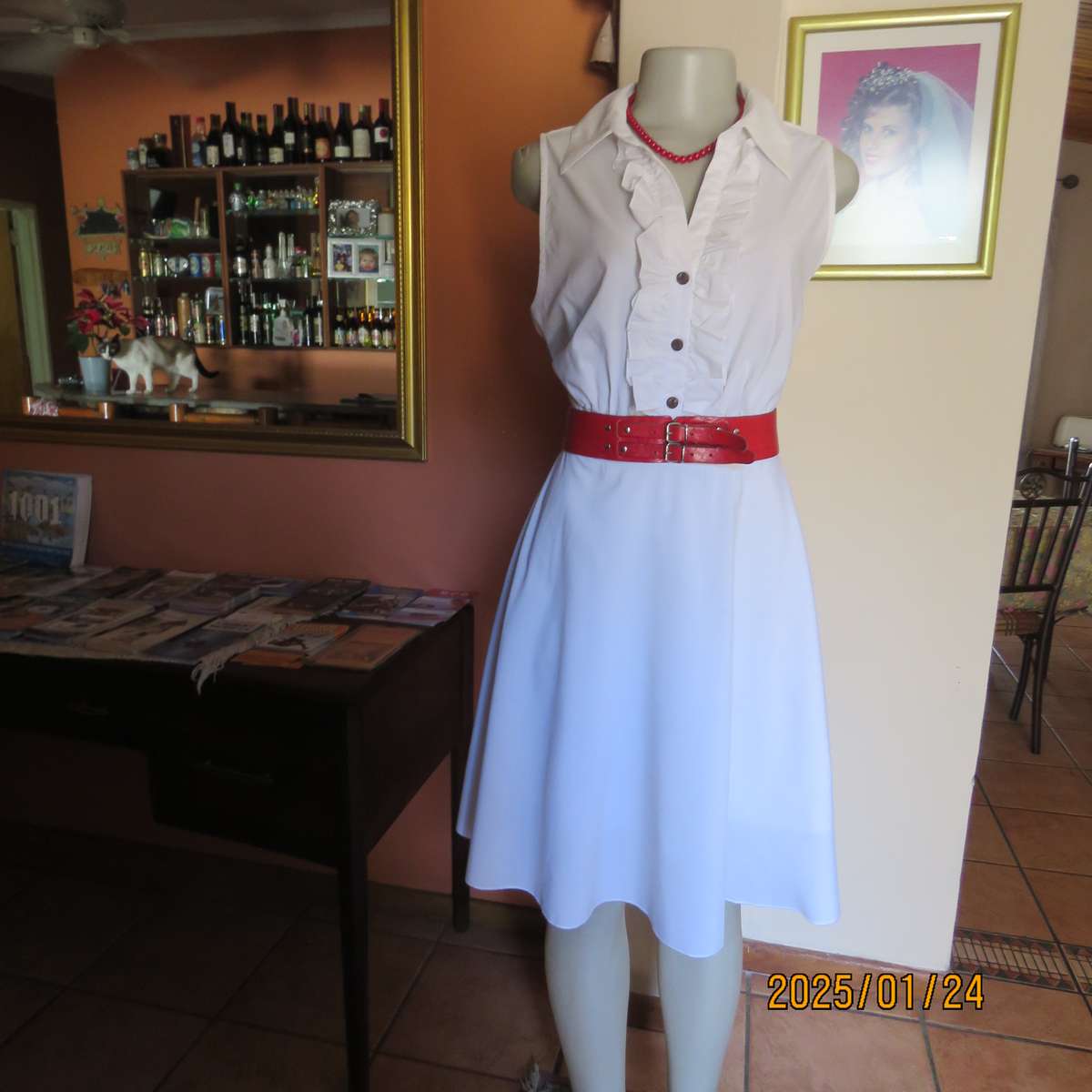 FASHION EXPRESS white polycotton stretch size 42 dress. Button down frilled top.A-line lined bottom.
